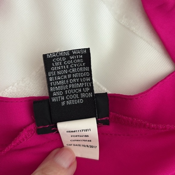 Torrid Dark Pink Boxy Short Sleeve Blouse V-Neck back w/silver hoop.Size 1=14/16 - Picture 6 of 8